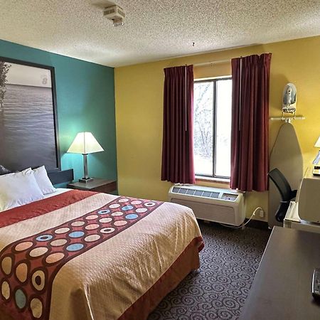 Super 8 By Wyndham Appleton Exterior foto