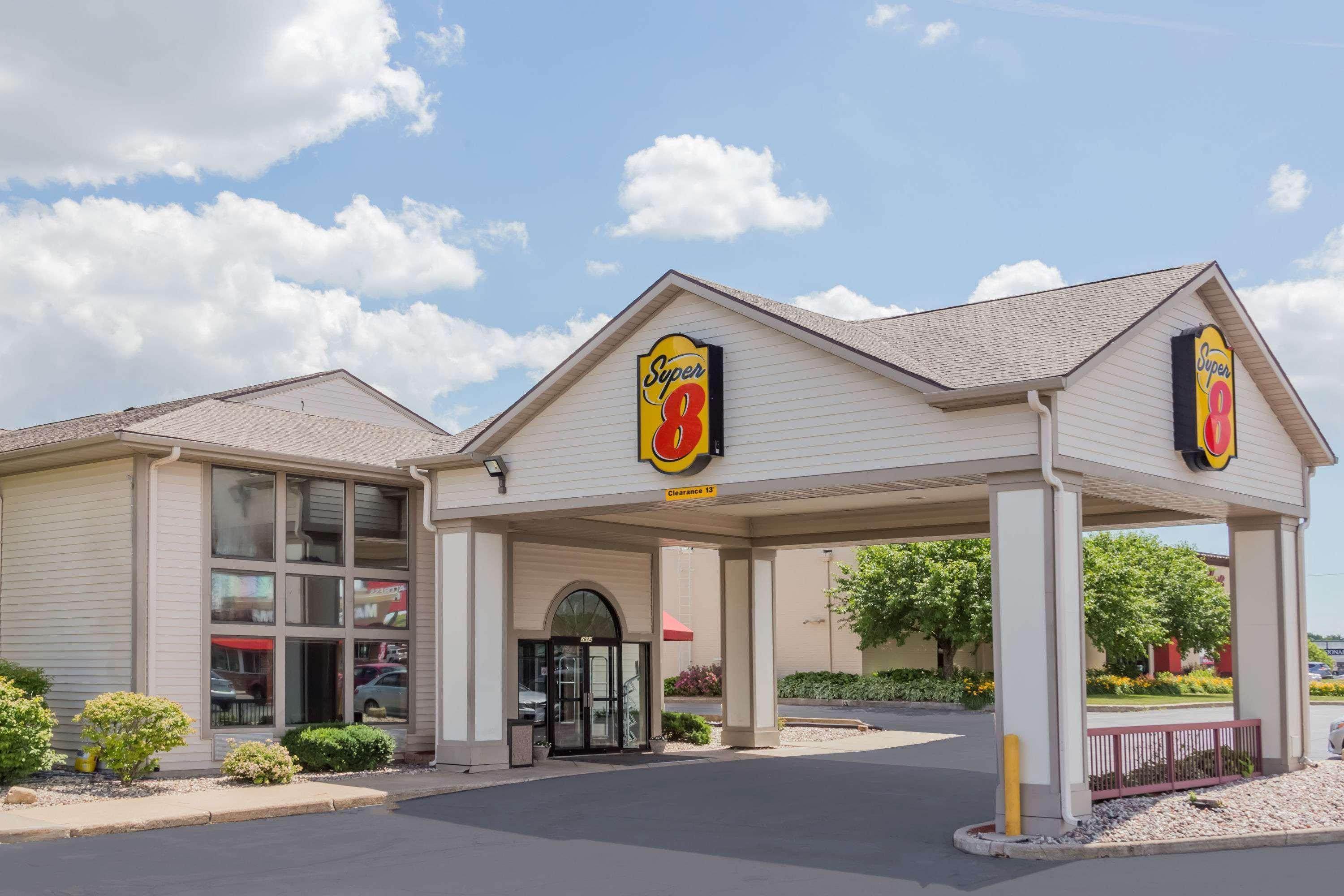 Super 8 By Wyndham Appleton Exterior foto